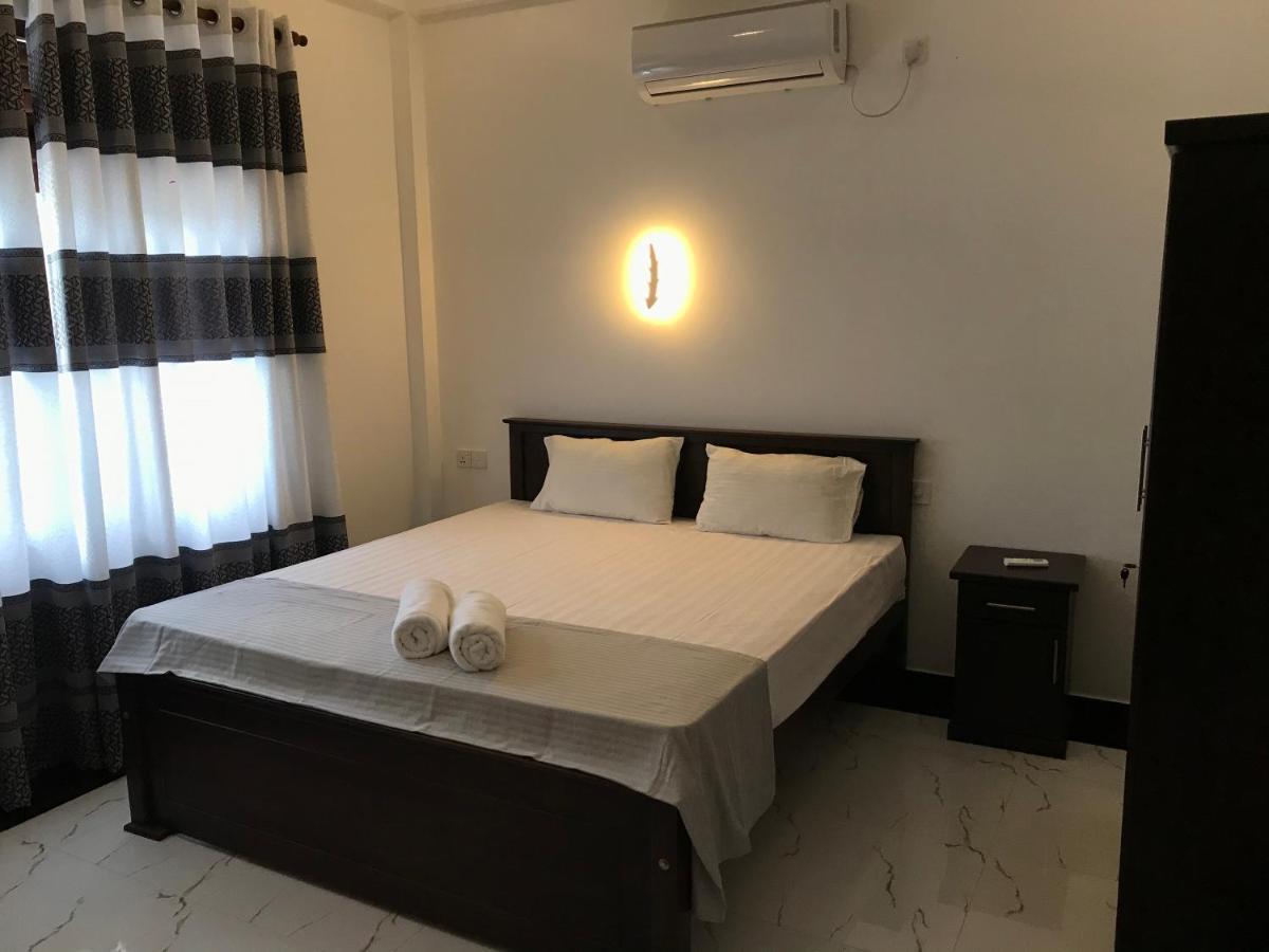 Royal Waves Negombo Hotell Eksteriør bilde